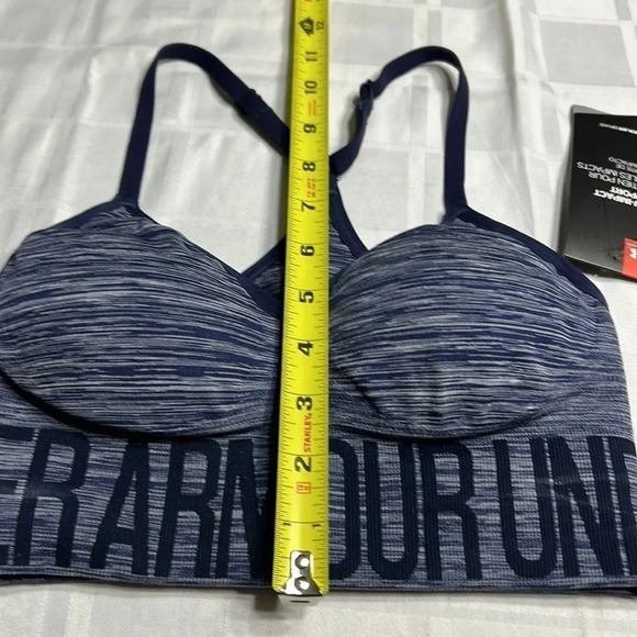 Under Armour low impact racerback sport bra, removable cups  ,adjustable straps - Picture 11 of 14